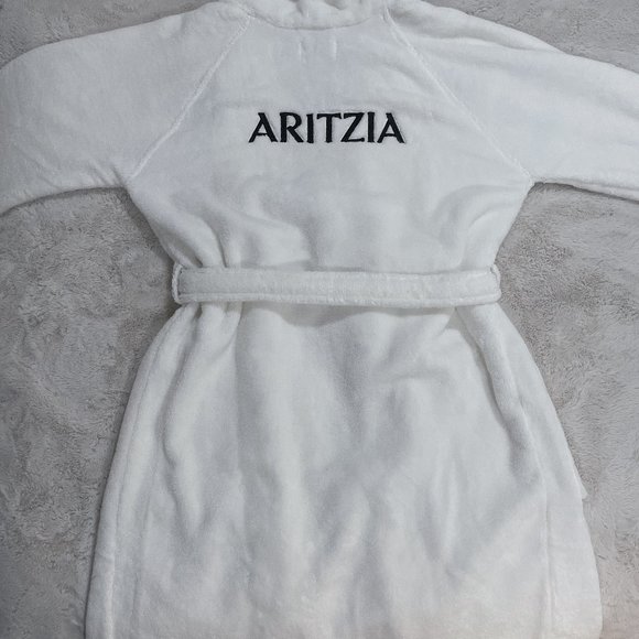 Exclusive Aritzia Bathrobe - Picture 2 of 6